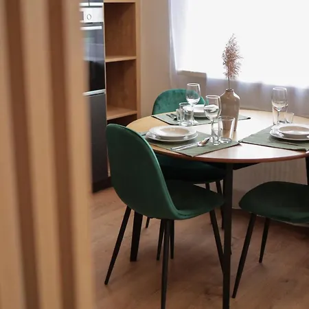 Beautiful And Stylish 2 Bedroom In The Center And In The Pedestrian Zone Братислава