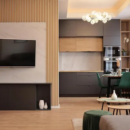 Apartment Beautiful And Stylish 2 Bedroom In The Center And In The Pedestrian Zone *