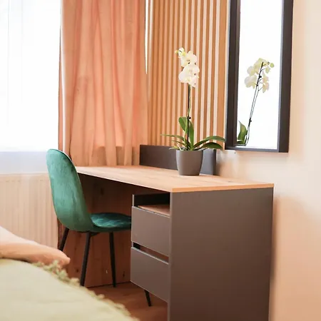 Beautiful And Stylish 2 Bedroom In The Center And In The Pedestrian Zone Apartman