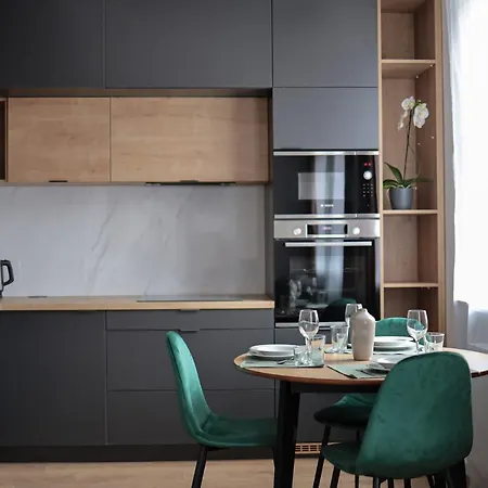 Beautiful And Stylish 2 Bedroom In The Center And In The Pedestrian Zone Apartman