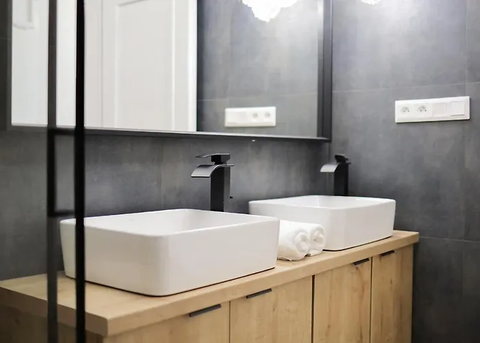 Beautiful And Stylish 2 Bedroom In The Center And In The Pedestrian Zone Apartament Bratislava