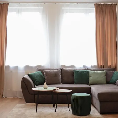 Beautiful And Stylish 2 Bedroom In The Center And In The Pedestrian Zone